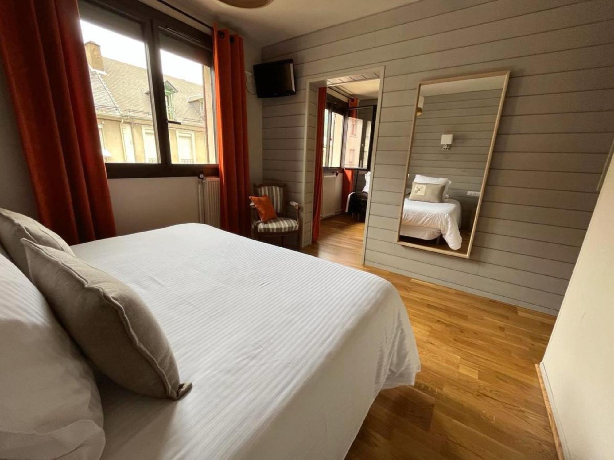 Hotel La Rencluse Saint-Mamet Екстер'єр фото