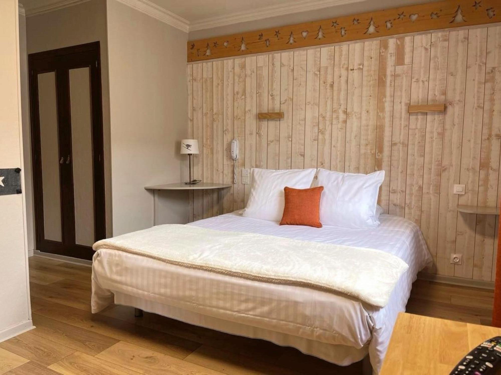 Hotel La Rencluse Saint-Mamet Екстер'єр фото