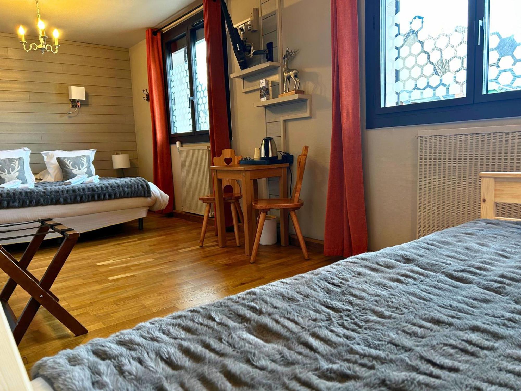 Hotel La Rencluse Saint-Mamet Екстер'єр фото