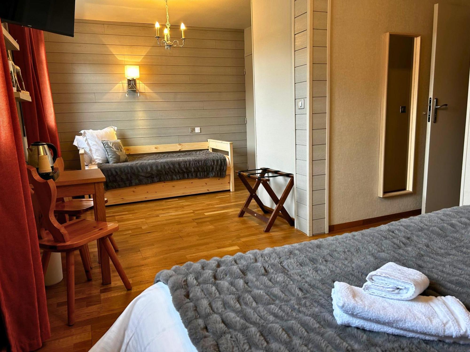Hotel La Rencluse Saint-Mamet Екстер'єр фото