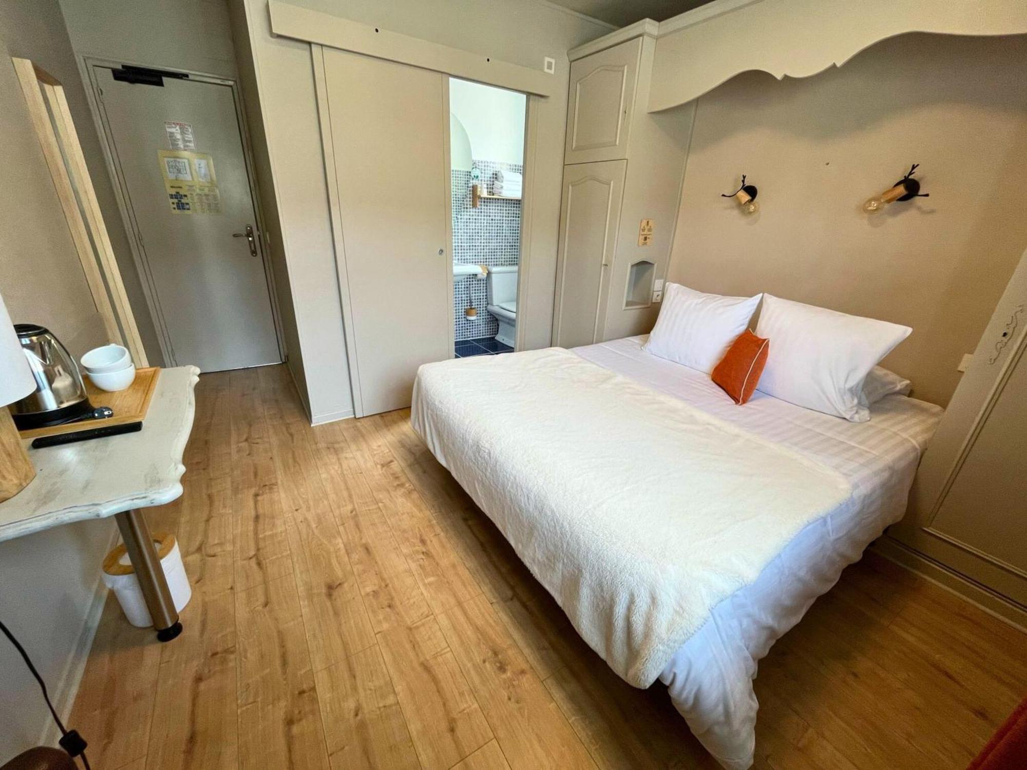 Hotel La Rencluse Saint-Mamet Екстер'єр фото