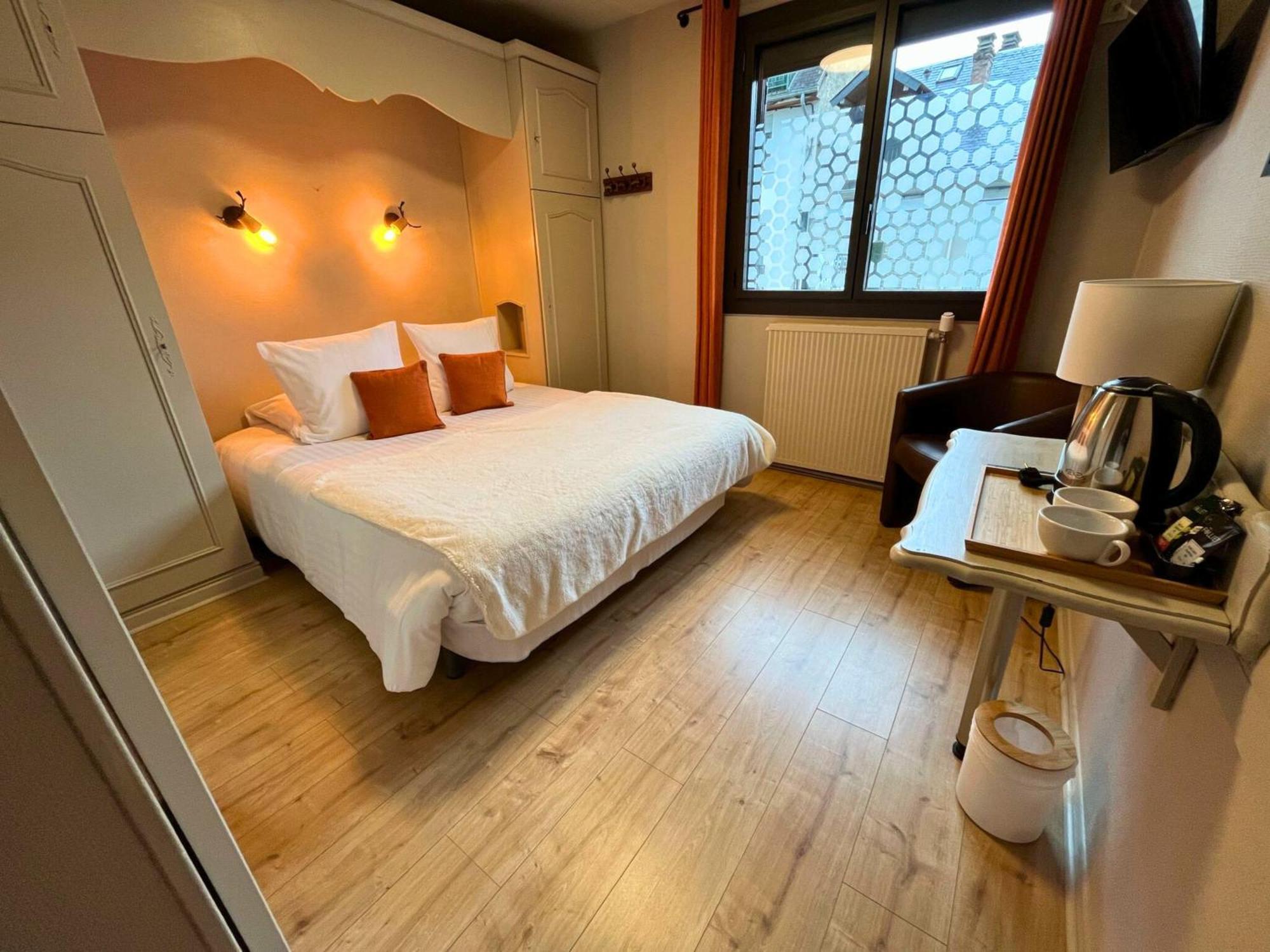 Hotel La Rencluse Saint-Mamet Екстер'єр фото