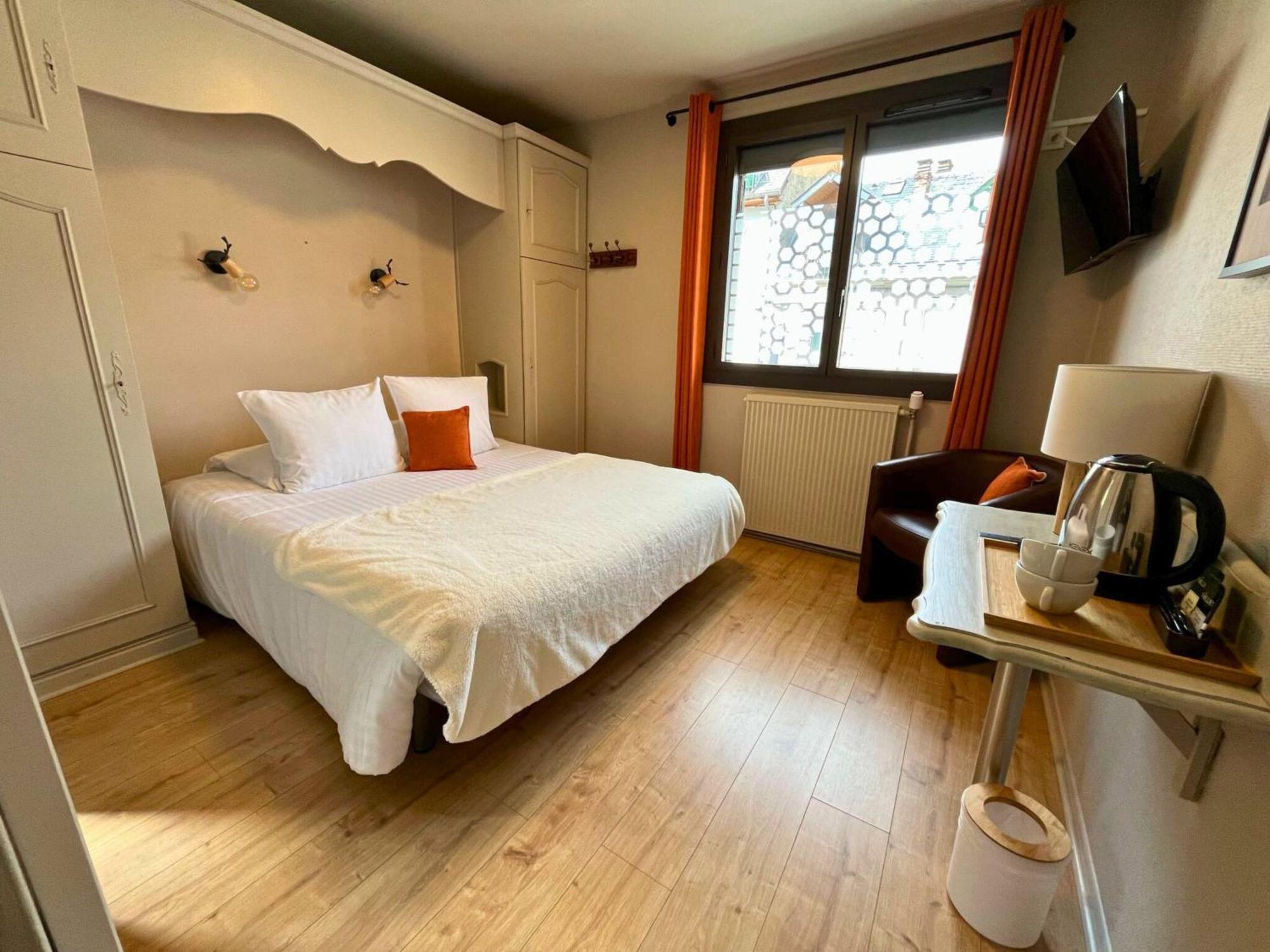 Hotel La Rencluse Saint-Mamet Екстер'єр фото