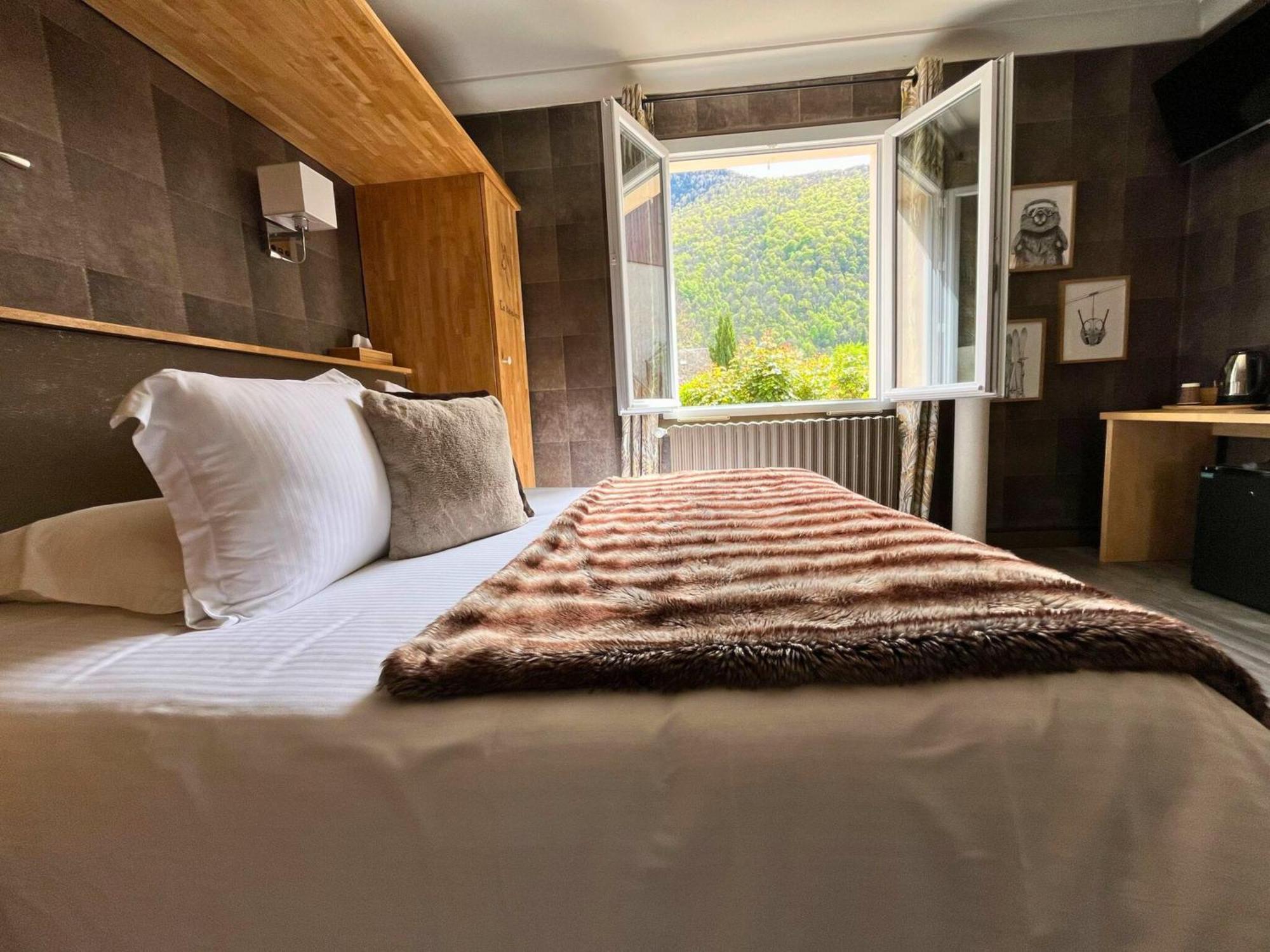 Hotel La Rencluse Saint-Mamet Екстер'єр фото
