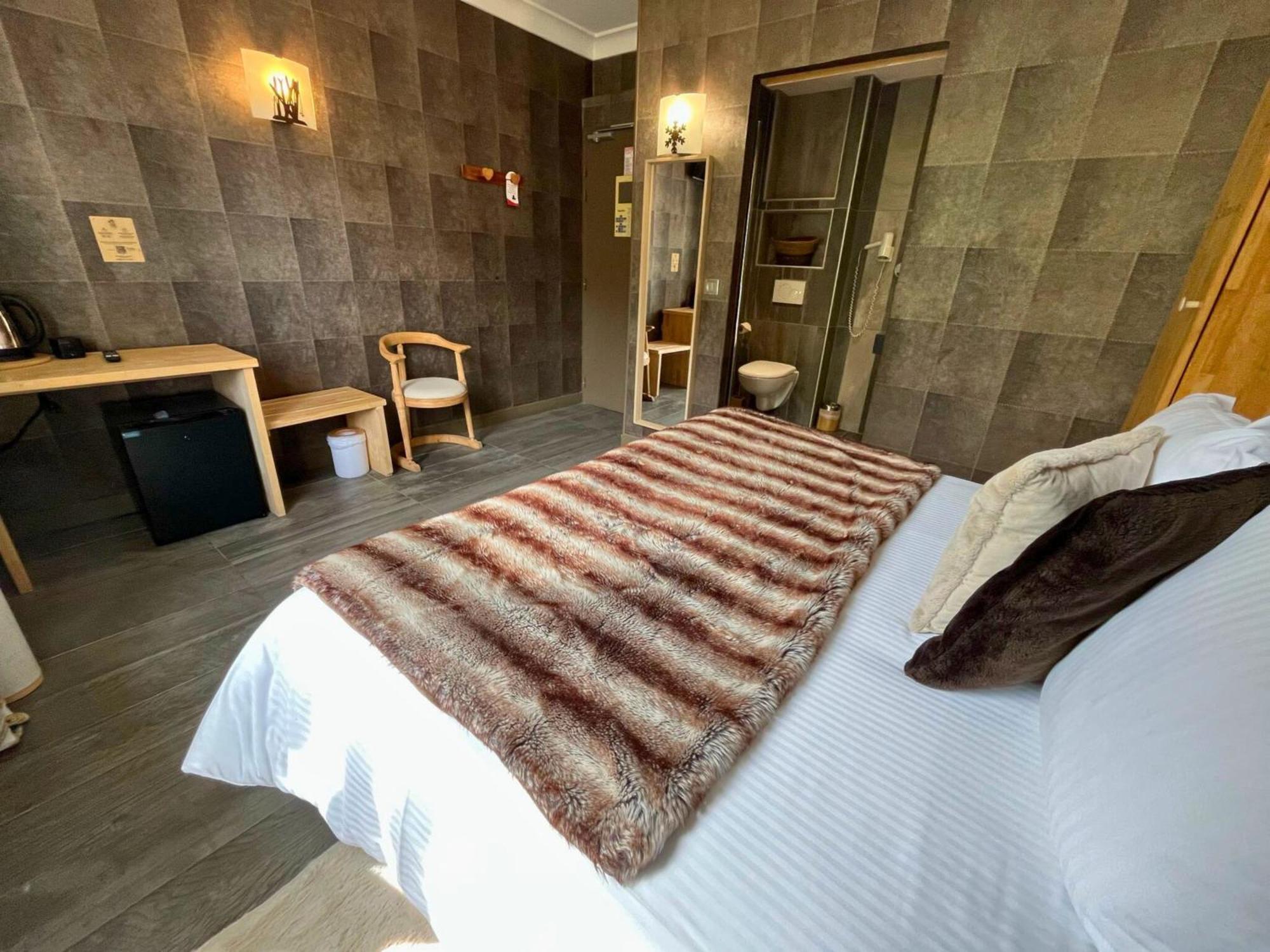 Hotel La Rencluse Saint-Mamet Екстер'єр фото