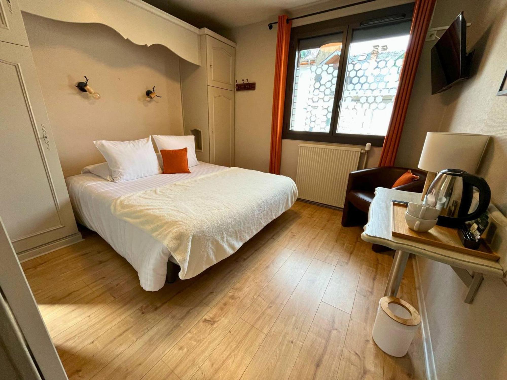 Hotel La Rencluse Saint-Mamet Екстер'єр фото